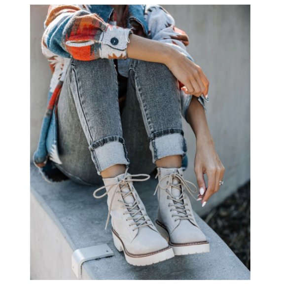 Brand new oasis society marissa faux suede lace up boot - Taupe/Beige (Size 8) - Picture 3 of 11